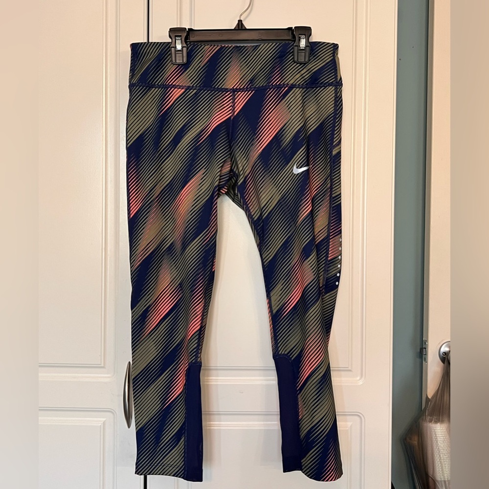 Nike Dri Fit Capri Leggings, Geometric Design - Women’s Size Medium
